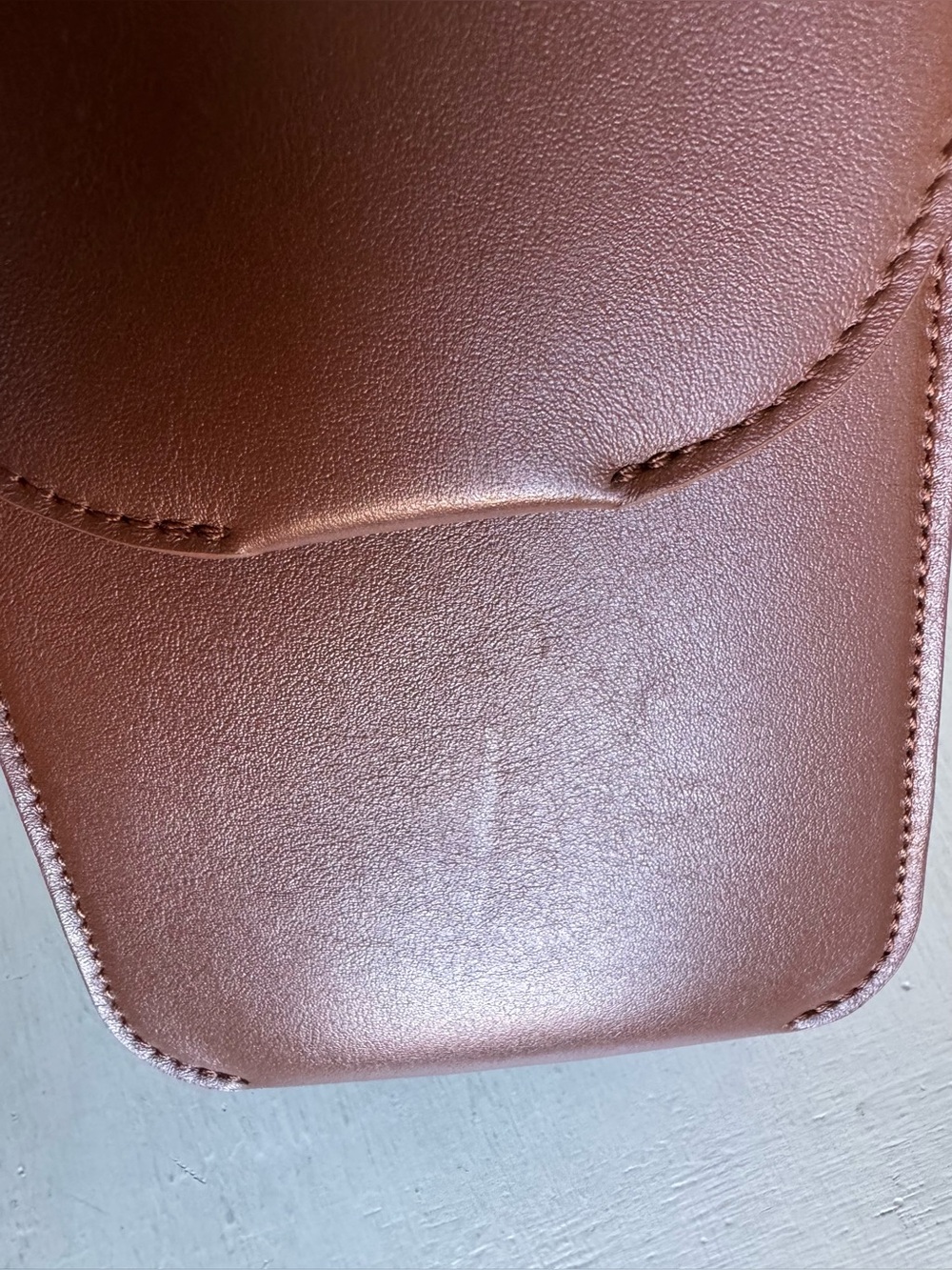 LIKE NEW Cuyana Concertina Phone Bag in Black Dark Chestnut Smooth Leather - Picture 9 of 11